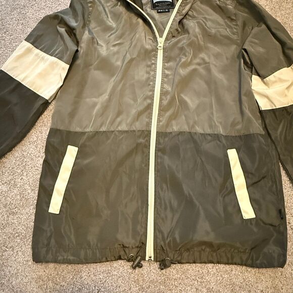 Beautiful Giant Windbreaker Jacket Men's Small Green Y2K Hood Pockets Zip Retro - Picture 9 of 9